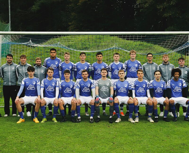 Offizielles Mannschaftsfoto der ersten Mannschaft des SV Bergheim